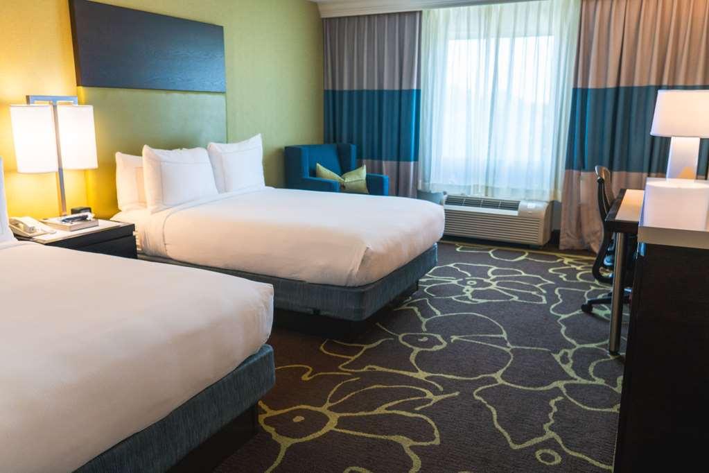 Отель Doubletree By Hilton Charlotte Uptown Номер фото